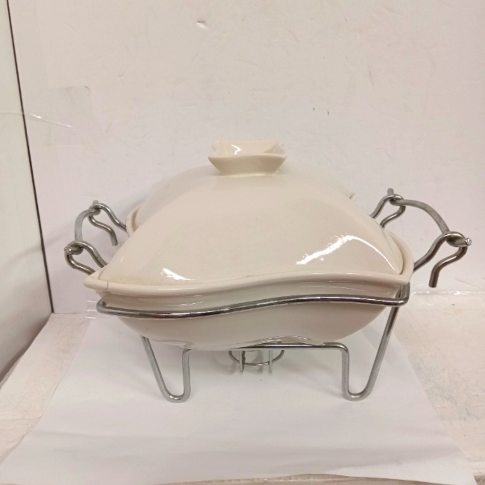 Godinger 1 quart covered porcelain baker w/Chrome Plated Stand